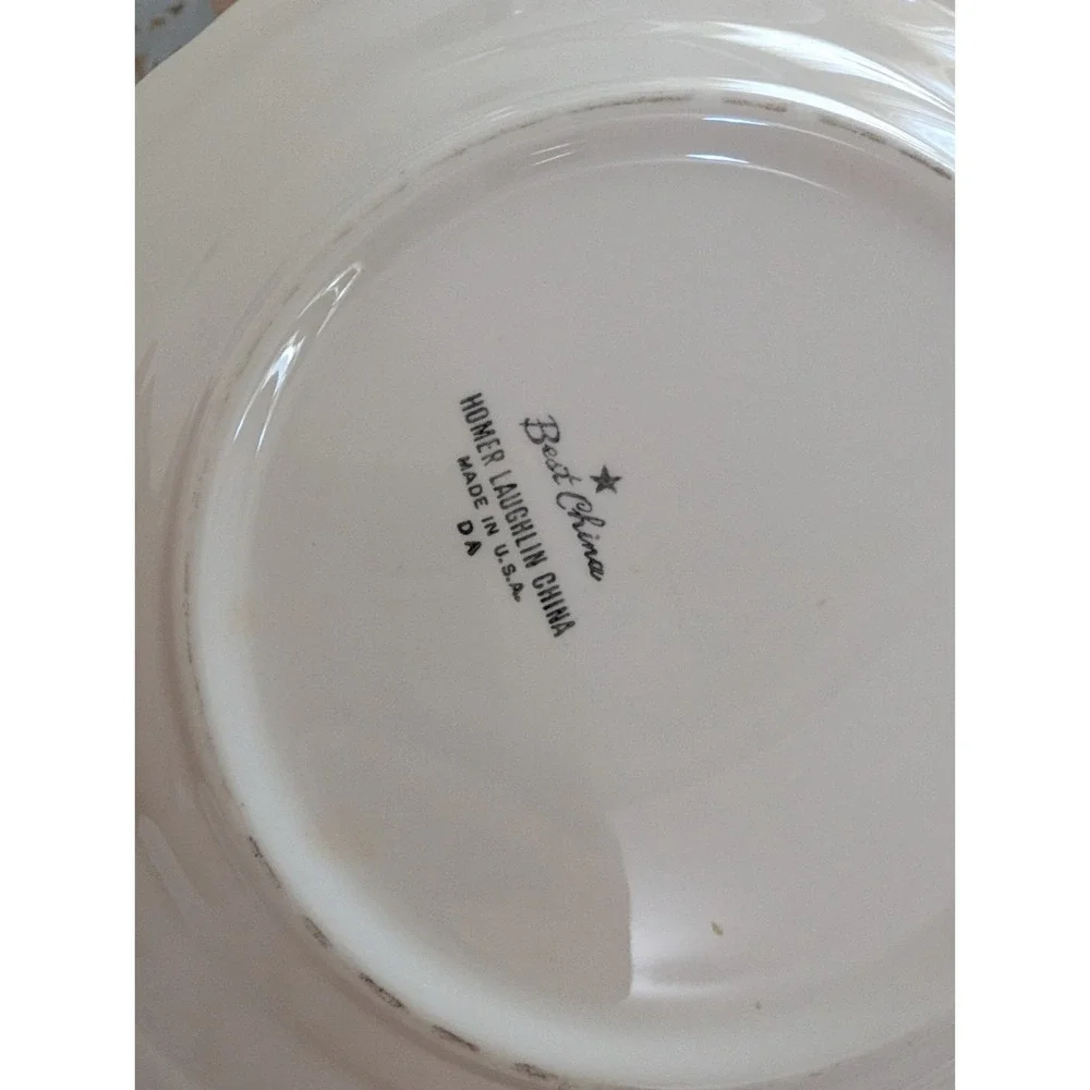 Homer Laughlin Best China Whiteish Scalloped Plate 9.5